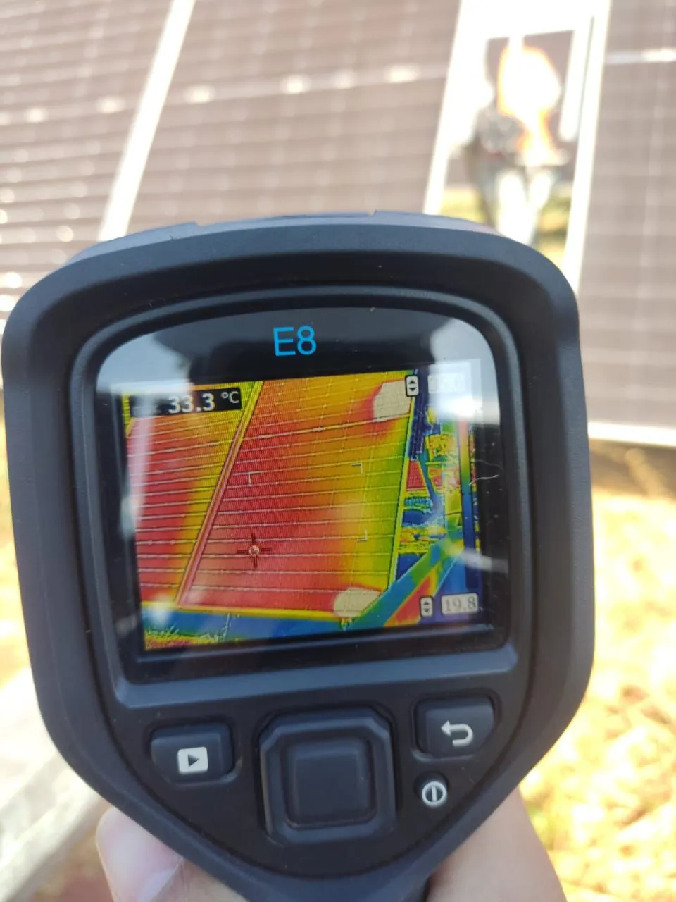 Ilustração do serviço: Comissionamento em Subestações Solares